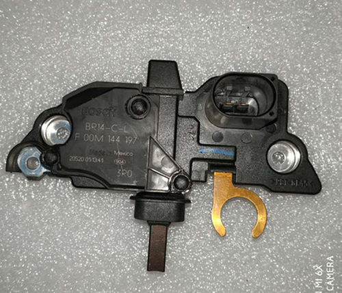 适用于原装奥迪A4L B8 Q5发电机调节器F00M144197 06E903016L