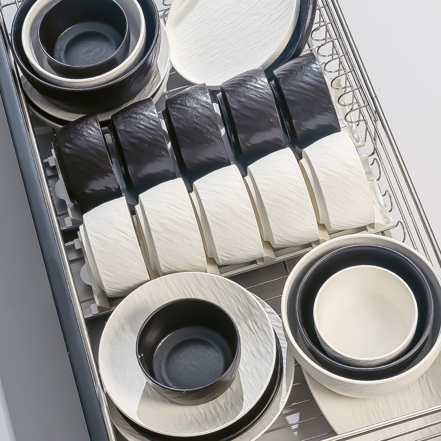 碗碟套装家用2025轻奢高级感釉下彩碗筷盘陶瓷餐具套装乔迁送礼