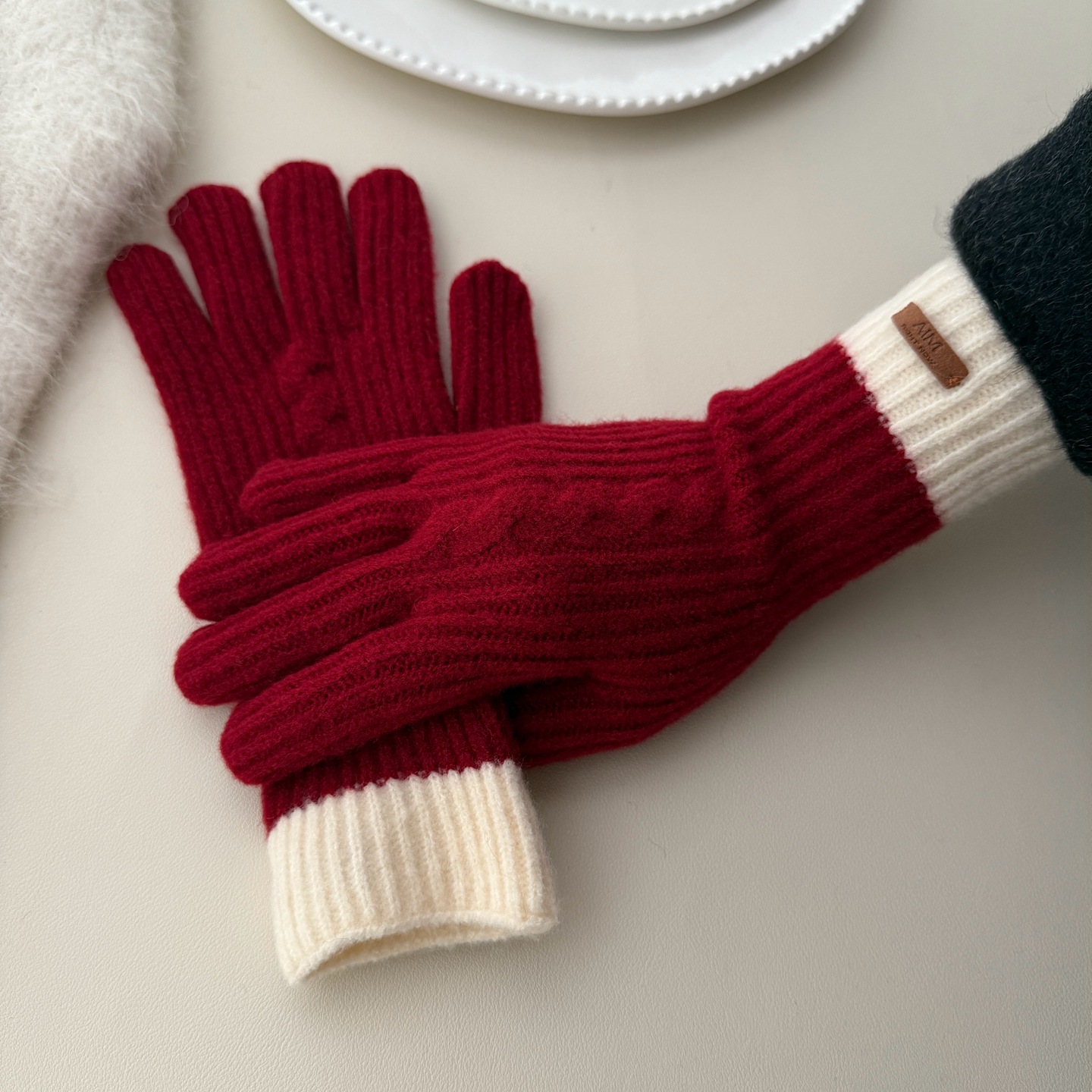 韩系红色羊毛毛线手套女冬季加长保暖针织防冻露指可触屏新年手套