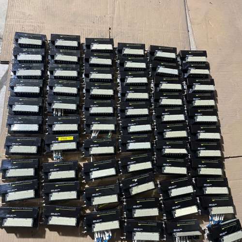 欧姆龙XWT-OD16拆机63个。XWT-ID16有22个。