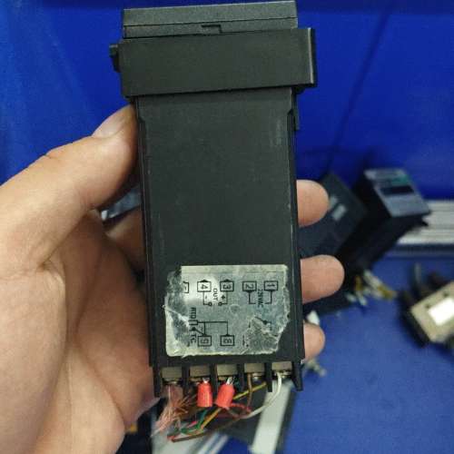 RKC温控仪REX-C100，型号FK02-V*AN，2