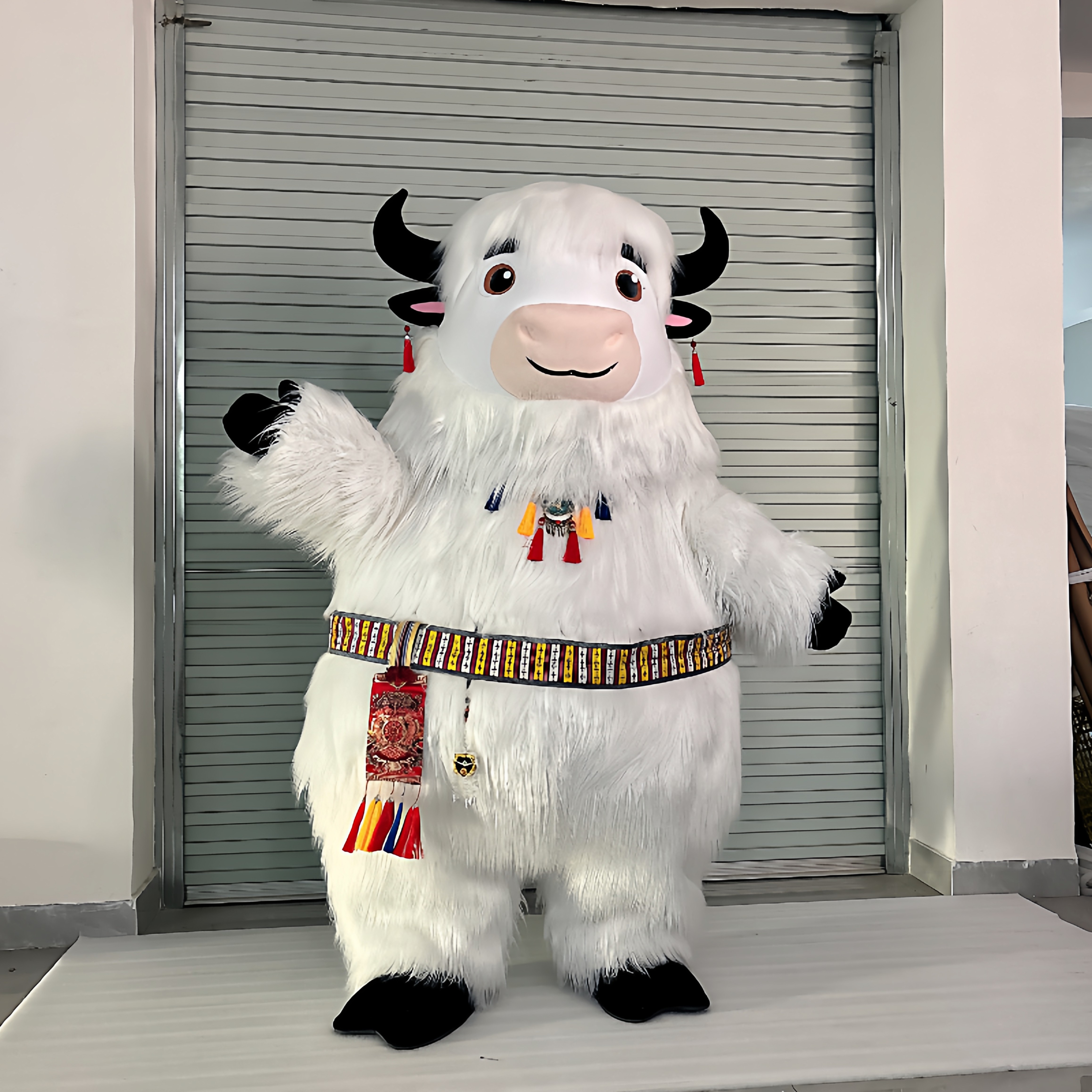 网红小牛牛卡通人偶可爱牦牛羊人蹦迪头套道具青藏玩偶舞蹈表演服