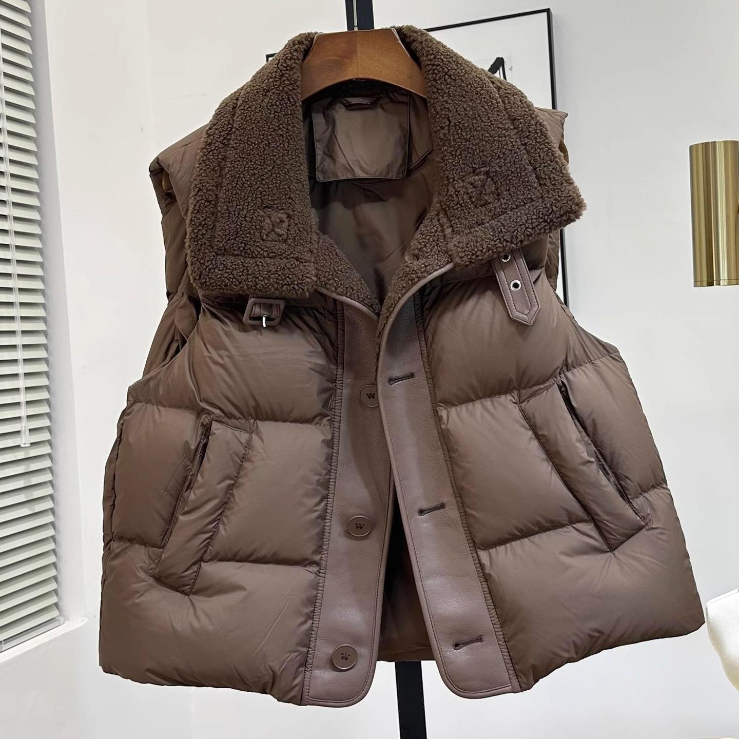 秋冬2025大码女装设计感坎肩马夹拼接羊羔毛翻领羽绒棉马甲外套潮