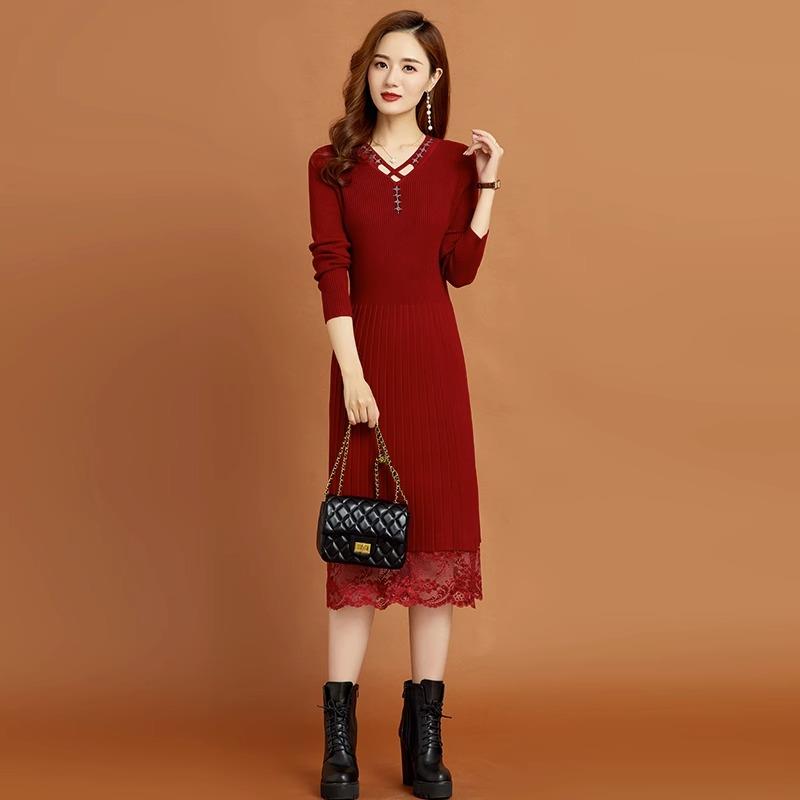 2025新款连衣裙女春秋V领过膝打底衫中长款配大衣纯色针织裙内搭