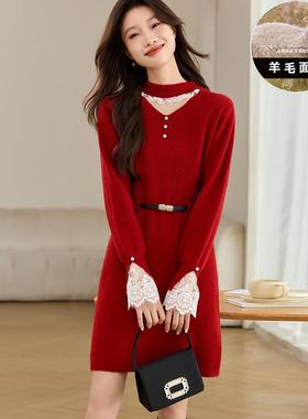 红色蕾丝拼接针织打底连衣裙女秋冬季配大衣2024新款中长款毛衣裙
