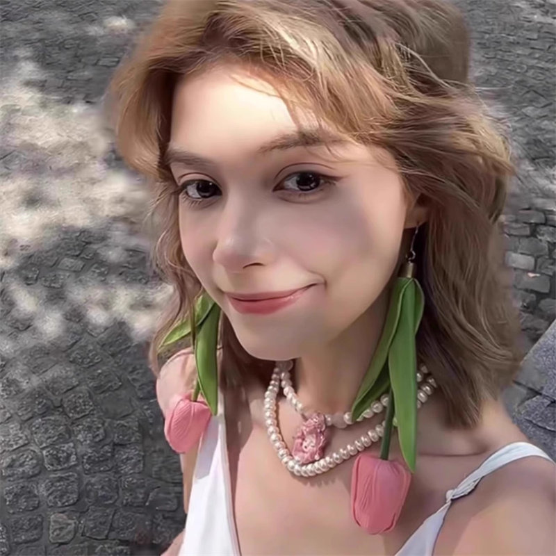 模特走秀夸张女神范粉色郁金香