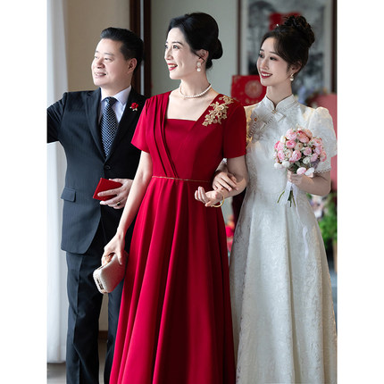 红色喜婆婆婚宴装礼服高贵年轻妈妈结婚连衣裙高端婚礼喜服小个子