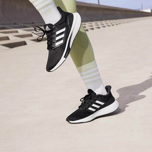 Adidas/阿迪达斯 女子舒适耐磨网面体测跑步休闲运动鞋 GY2207