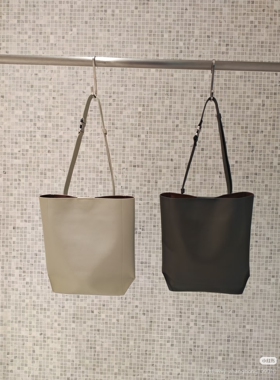 2026春1新款专柜正品 2350折叠牛皮大桶包E2261BA17