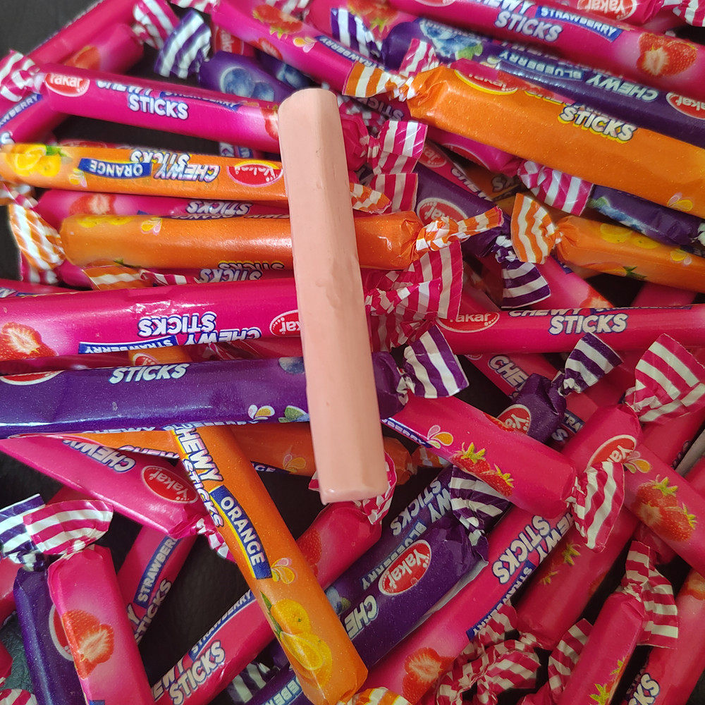 哈萨克斯坦Yakar混合水果味长条奶糖奶糖进口零食品喜糖办公室