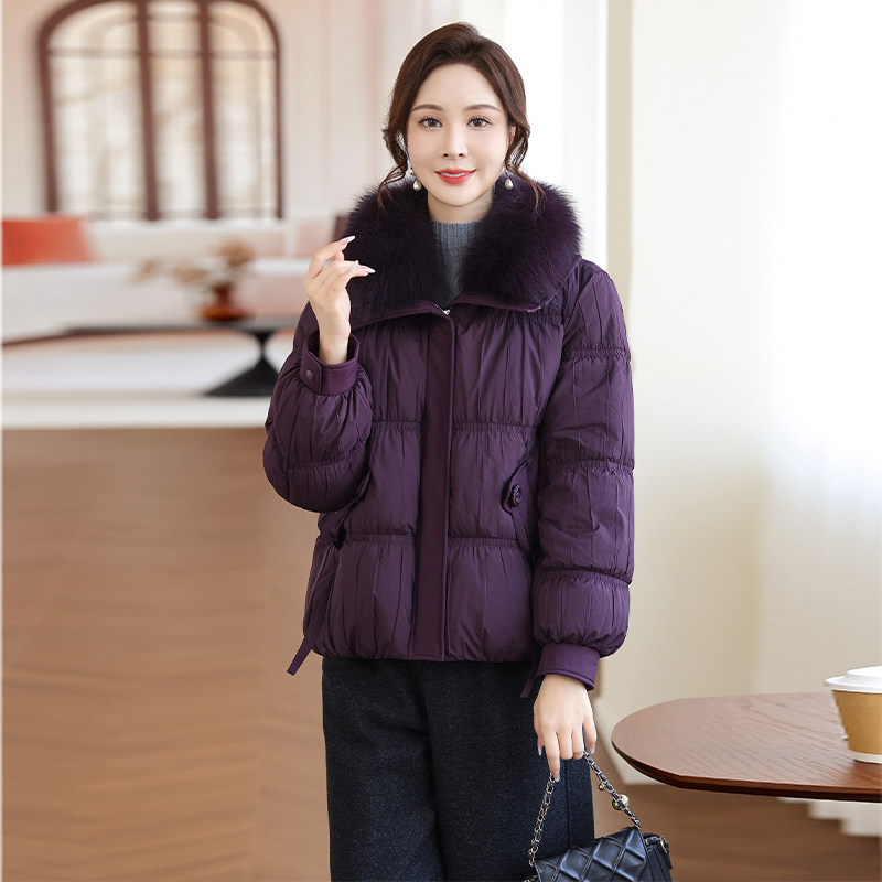 妈妈冬装2026新款白鸭绒羽绒服女洋气中老年狐狸毛领加厚保暖外套