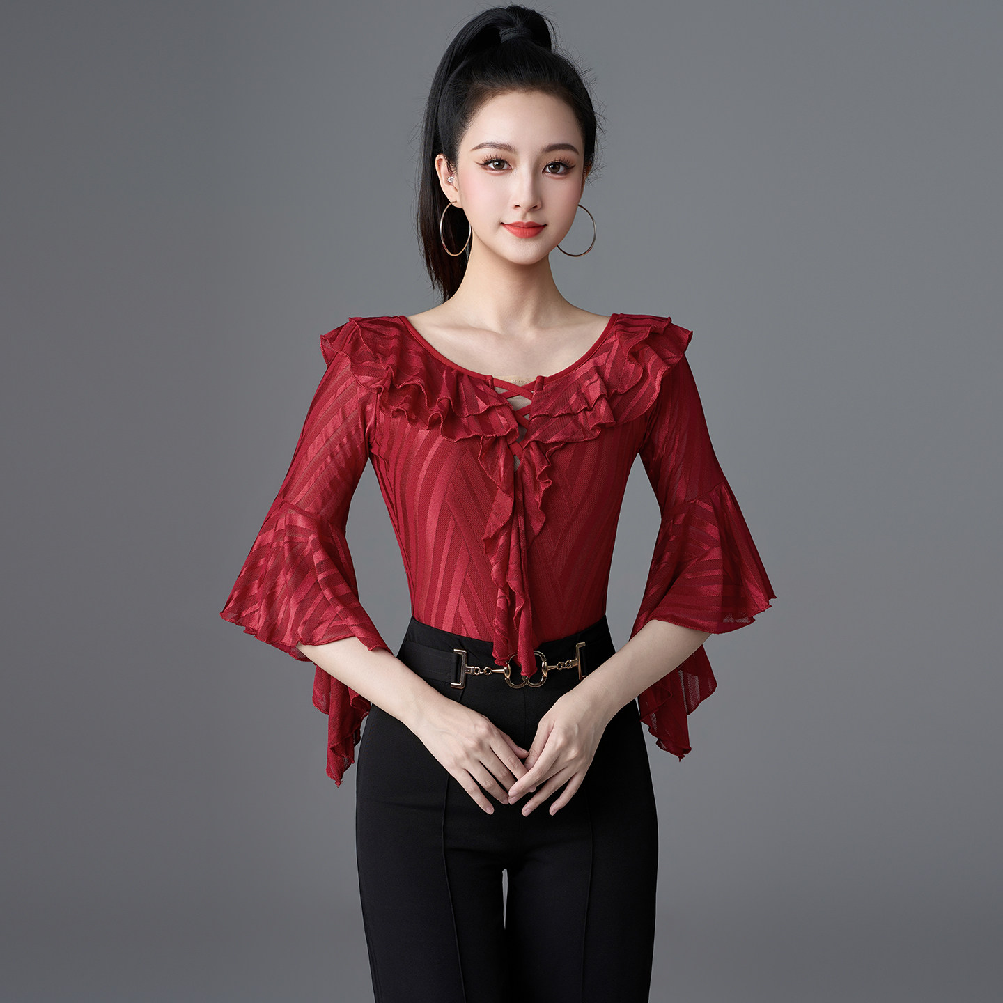 摩登舞练功服上衣女新款2026年国标华尔兹拉丁跳舞蹈连体喇叭中袖