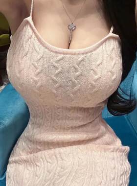 辛子韩系女人味修身纯色连衣裙