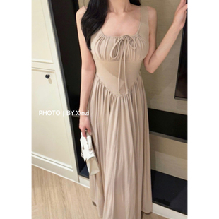 辛子韩国代购 优雅设计感吊带连衣裙女收腰裙显瘦气质百褶长裙 法式