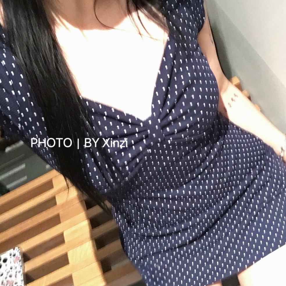 法式复古露肩波点包臀显瘦小黑裙