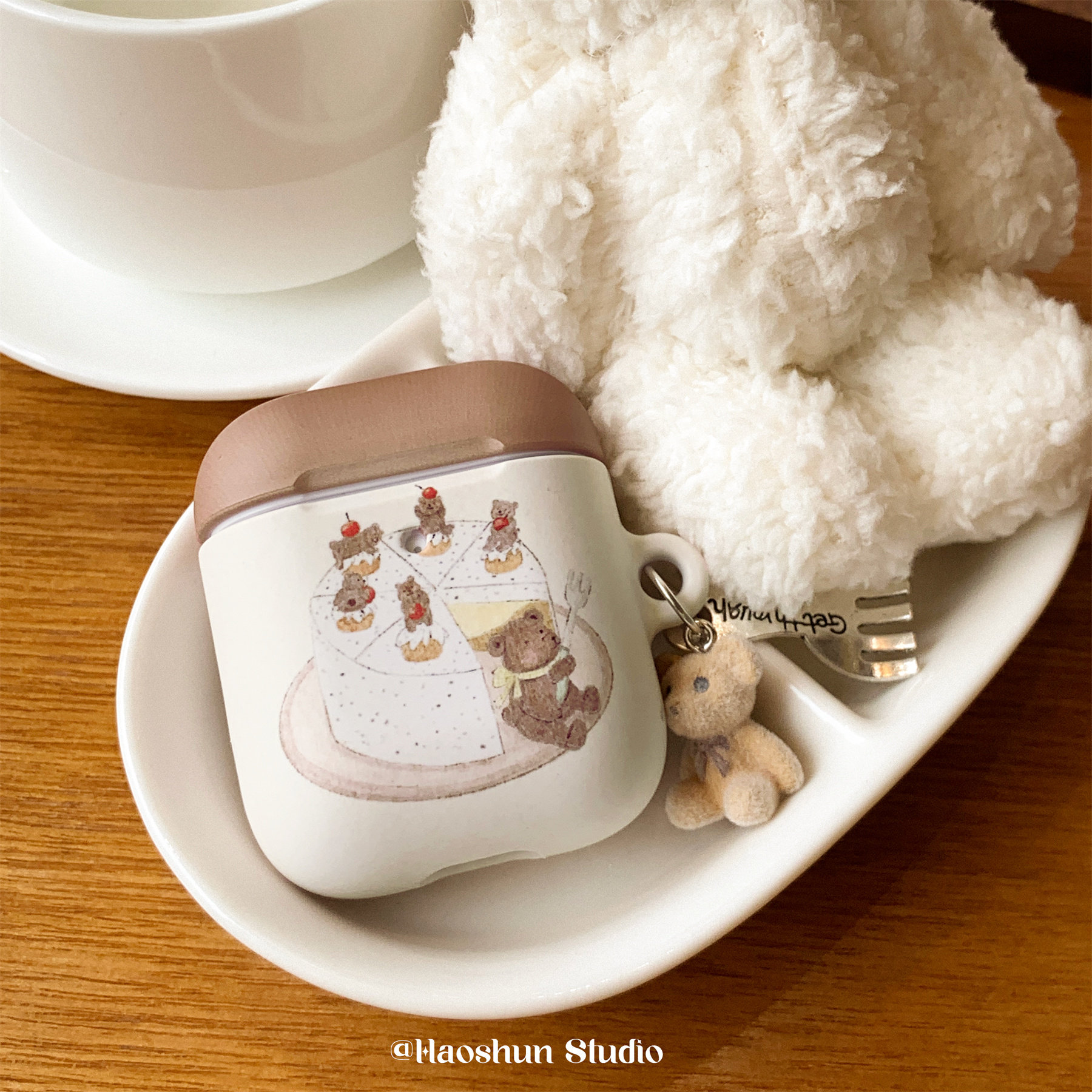 蛋糕小熊适用于Airpodspro保护套AirPods4耳机套aipods2/AirPodspro2苹果airpods3小众菲林磨砂创意耳机壳