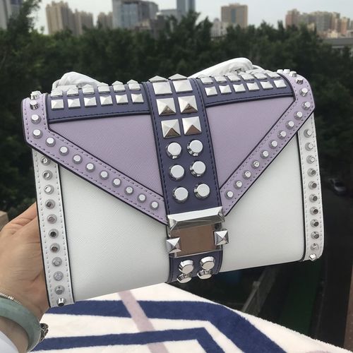 mk铆钉链条斜挎拼色翻盖信封包