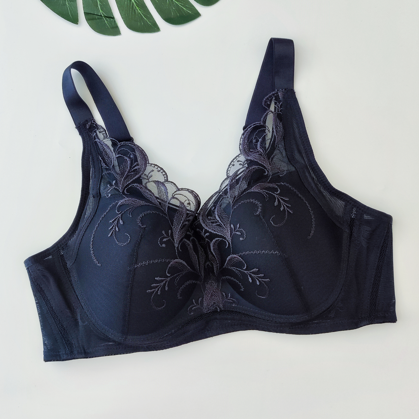 2025新款韩国蕾丝刺绣奢华贵气蓝黑色聚拢上托侧收美背无钢圈文胸