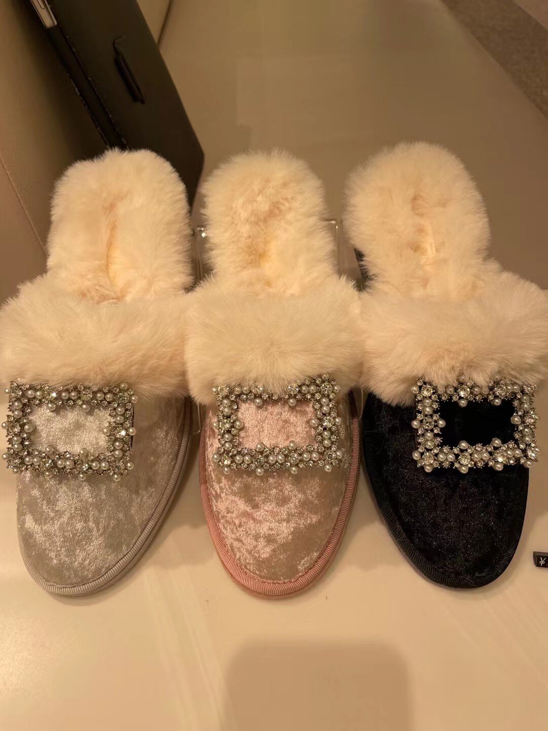 日本专柜diana镶钻毛毛拖鞋