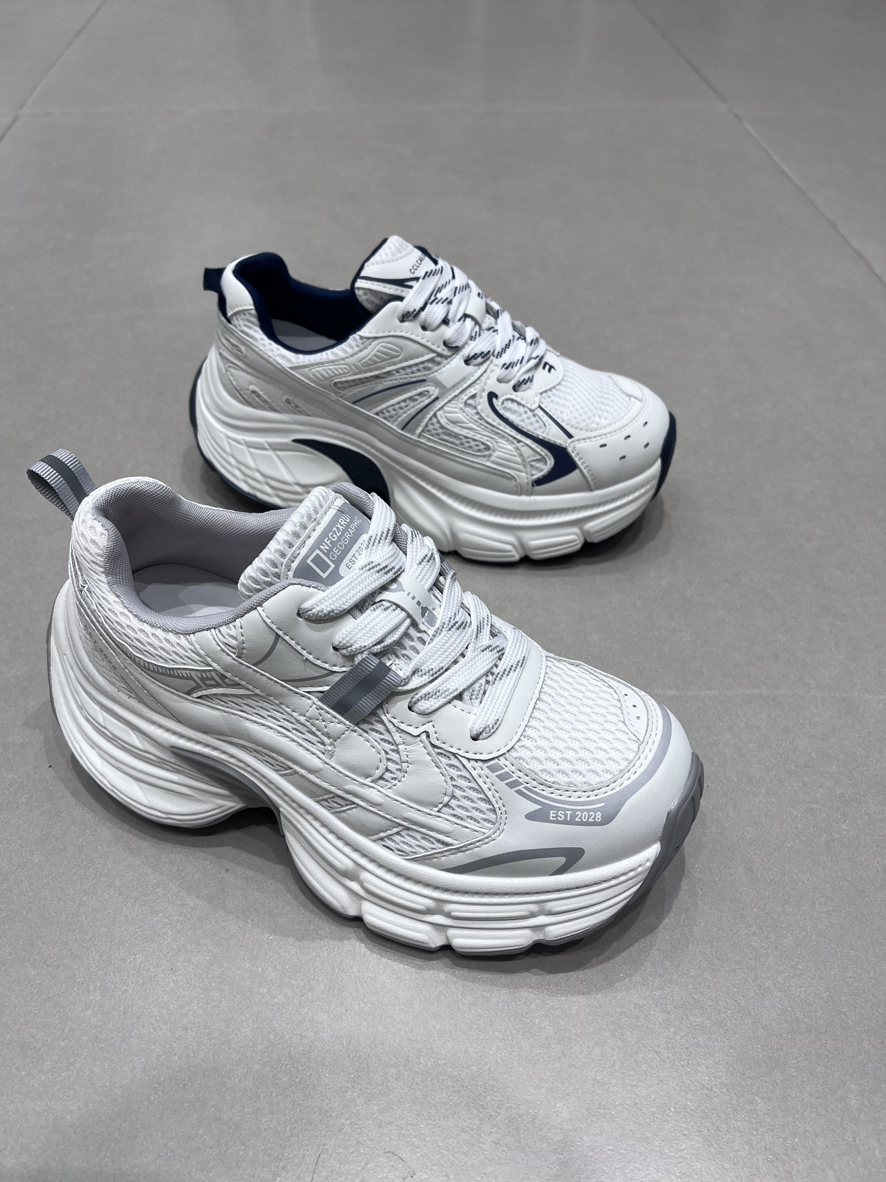 真皮女鞋2026春新款厚底增高6CM显脚小巴黎老爹鞋跑步运动休闲鞋