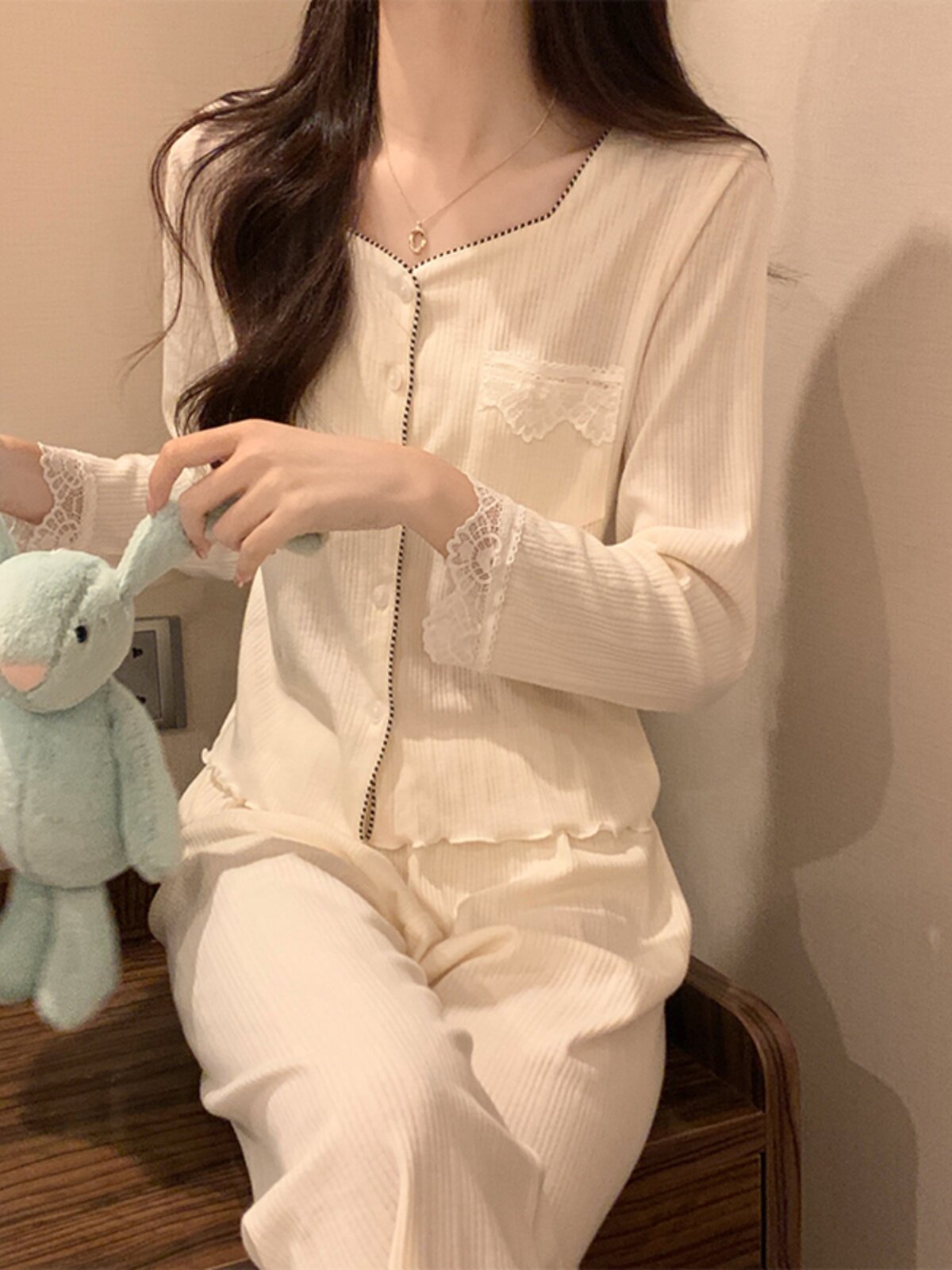 여성용 잠옷 봄 가을 겨울 얇은 순면 긴팔 2024 새로운 인터넷 연예인 순수 정욕 스타일 살구색 홈웨어 세트