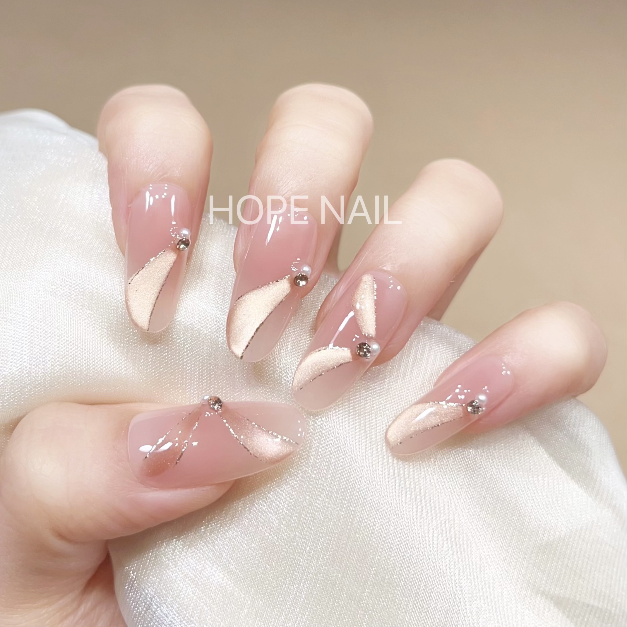 【茶棕飘带】冰透裸色温柔腮红猫眼手工穿戴甲高级感显白美甲贴片