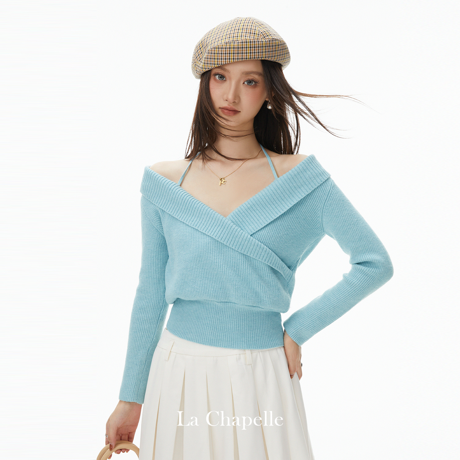 拉夏贝尔独特挂脖交叉露肩针织衫