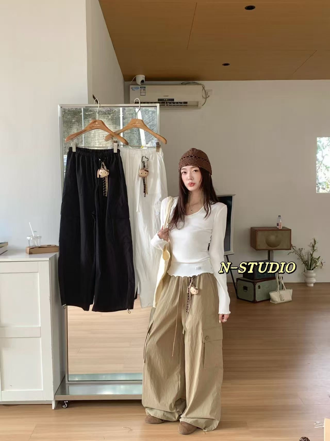 N家W4524#KT猫玩偶工装裤 黑色、白色、咖色 M、L、XL图片