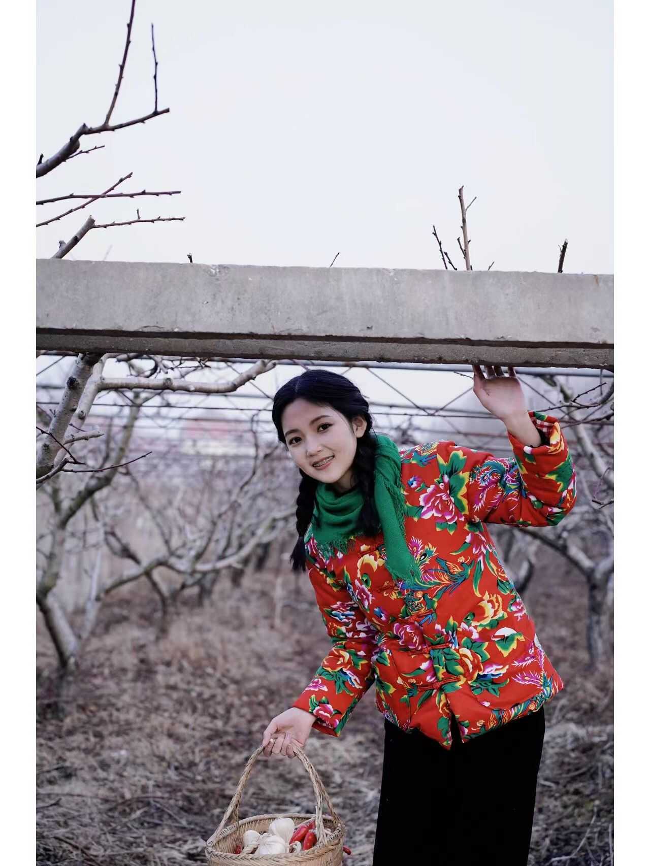 东北大花袄女时尚加棉加厚抖音Party聚会嘻哈闺蜜装丝绒手工棉衣