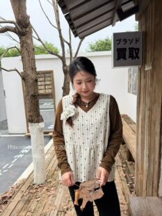 花菜家6743#上衣加马甲两件套 白 杏 黑 XL～3XL