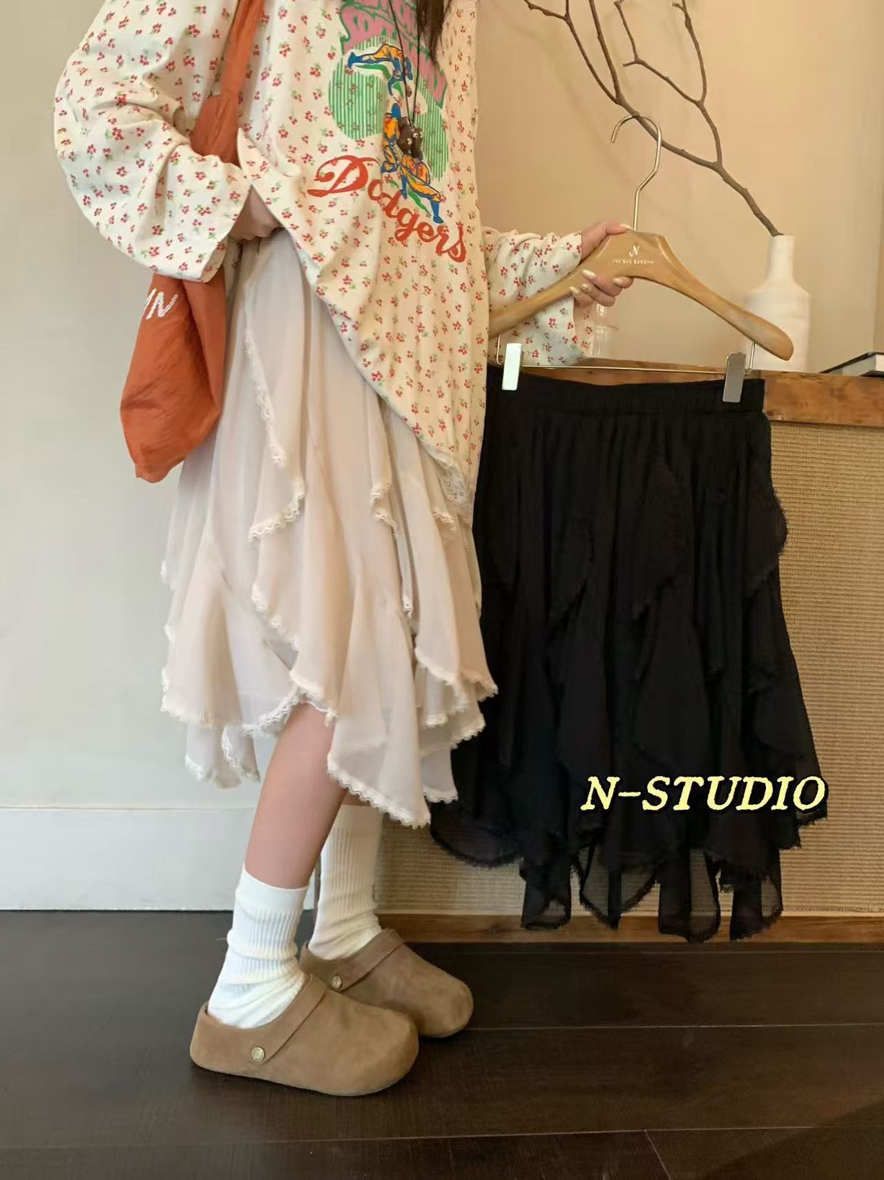 N家F6100#拼接蕾丝不规则半裙 —杏色、黑色 /M、L图片