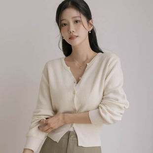 时尚 od25100912 起义韩国甜美2030秋冬小V开口领轻薄开襟针织衫