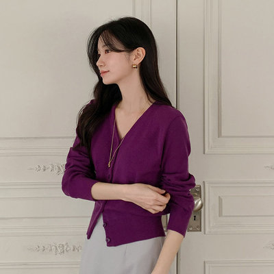 时尚起义V领纯色轻薄针织衫上衣