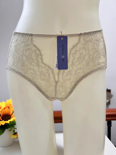 奢护品牌配套内裤1109女蕾丝中高腰加大码包臀三角内裤精美xl