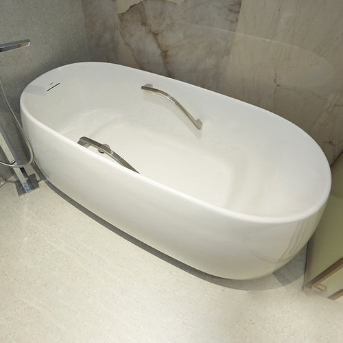 TOTO独立式漂浮仰浴技术泡澡浴缸