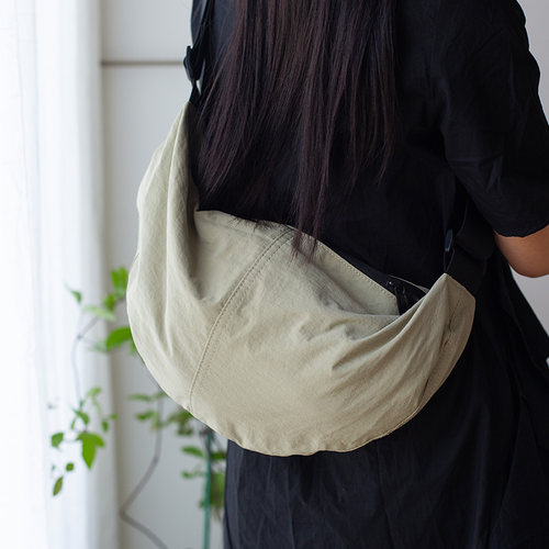 简约饺子包斜挎包日系复古