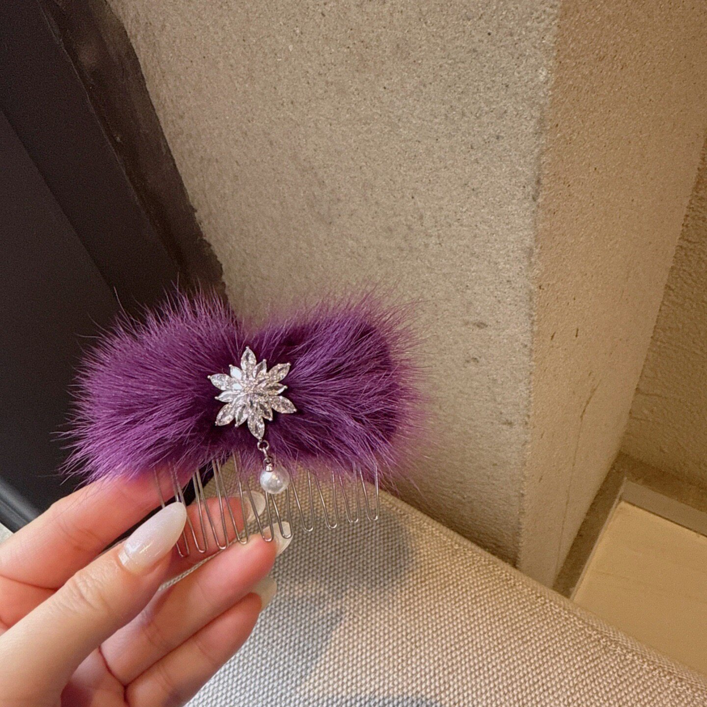 高级感水貂毛雪花珍珠吊坠发梳前额刘海发卡碎发倒插梳女秋冬头饰