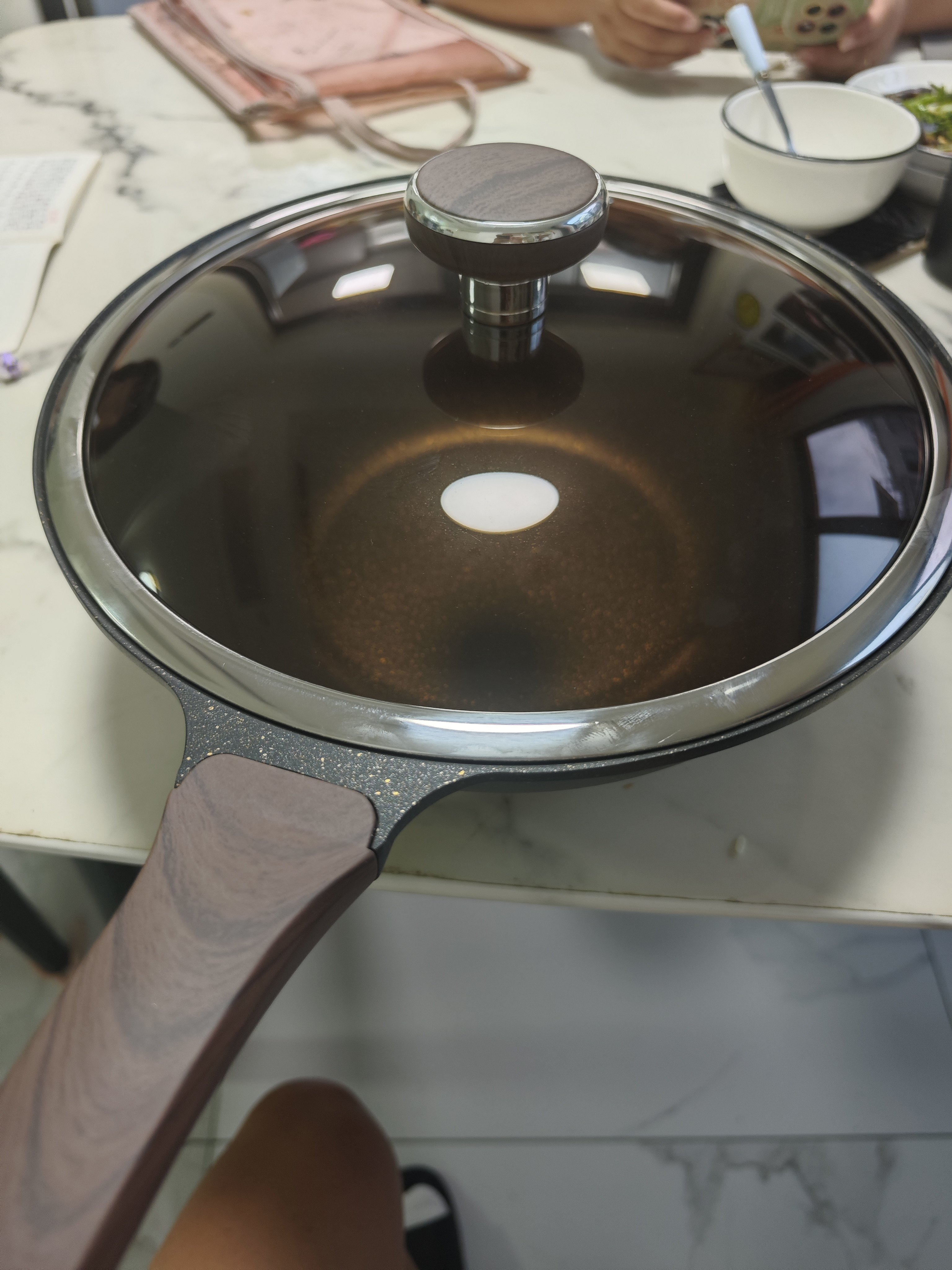 不粘锅炒锅家用煤气灶平底电磁炉通用无烟麦饭石不锈炒菜锅