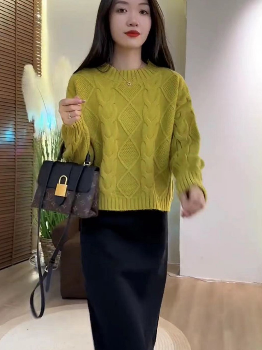 粗麻花毛衣女秋冬2025秋冬新款韩版宽松慵懒风圆领套头针织打底衫