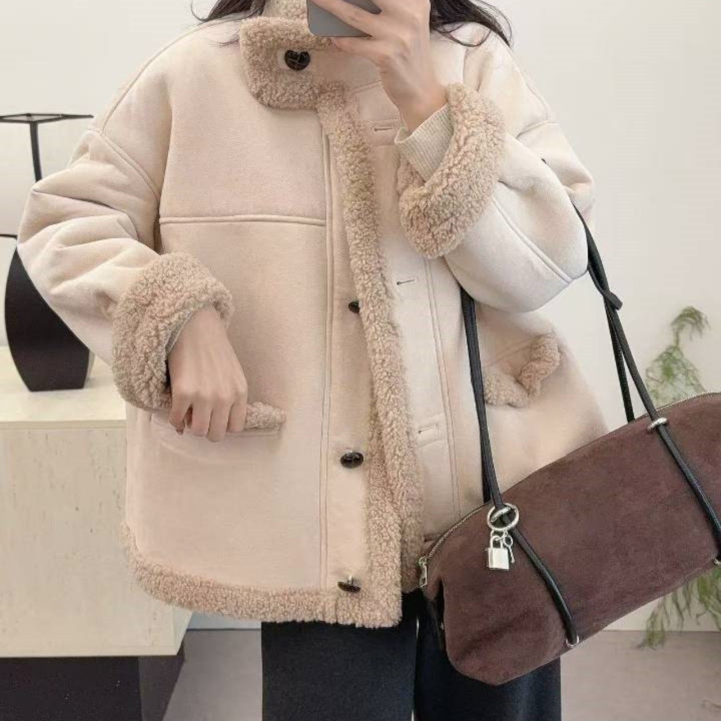 立领羊羔毛外套女冬季2025新款宽松减龄保暖加厚鹿皮绒机车服外套