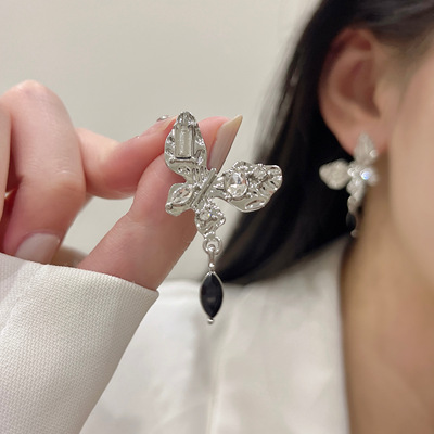 甜酷气质潮液态蝴蝶耳钉女