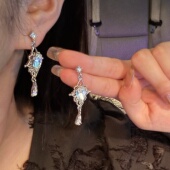 法式 复古宫廷水滴锆石耳环女小众设计高级感轻奢超闪网红耳钉耳夹