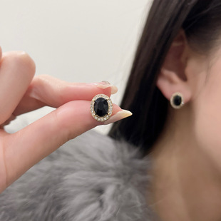 轻奢锆石耳钉女精致高级感黑色大气耳环韩国网红气质小巧耳饰耳夹