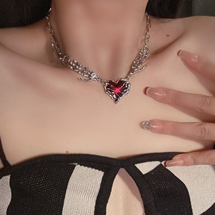 暗黑朋克风红色爱心鬼爪项链女夸张锁骨链甜酷辣妹嘻哈风配饰颈链