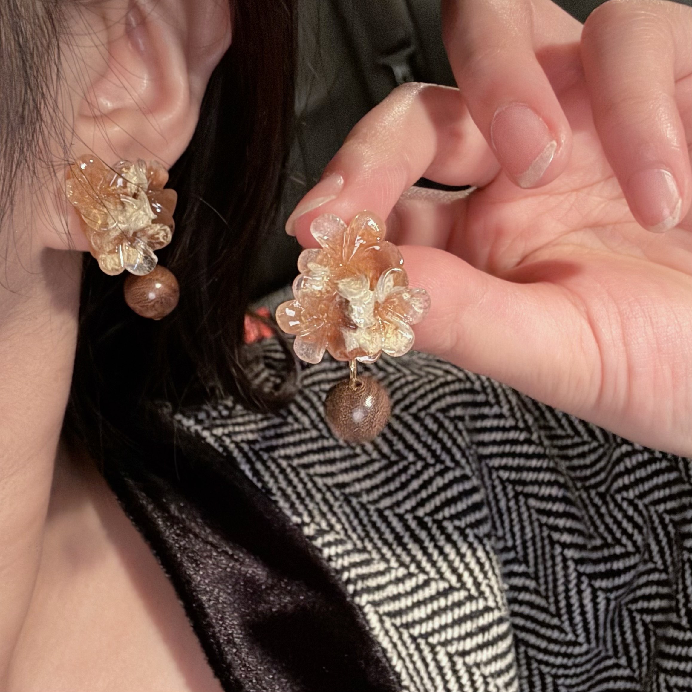 新中式复古晕染花朵耳环女秋冬高级感木质耳钉时尚港风氛围感耳夹,饰品/流行首饰/时尚饰品新,耳环,淘宝优惠券,粉丝福利购,淘宝优惠卷