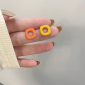 几何喷漆撞色方块耳钉女小巧简约小众设计感2024年新款 网红耳环款