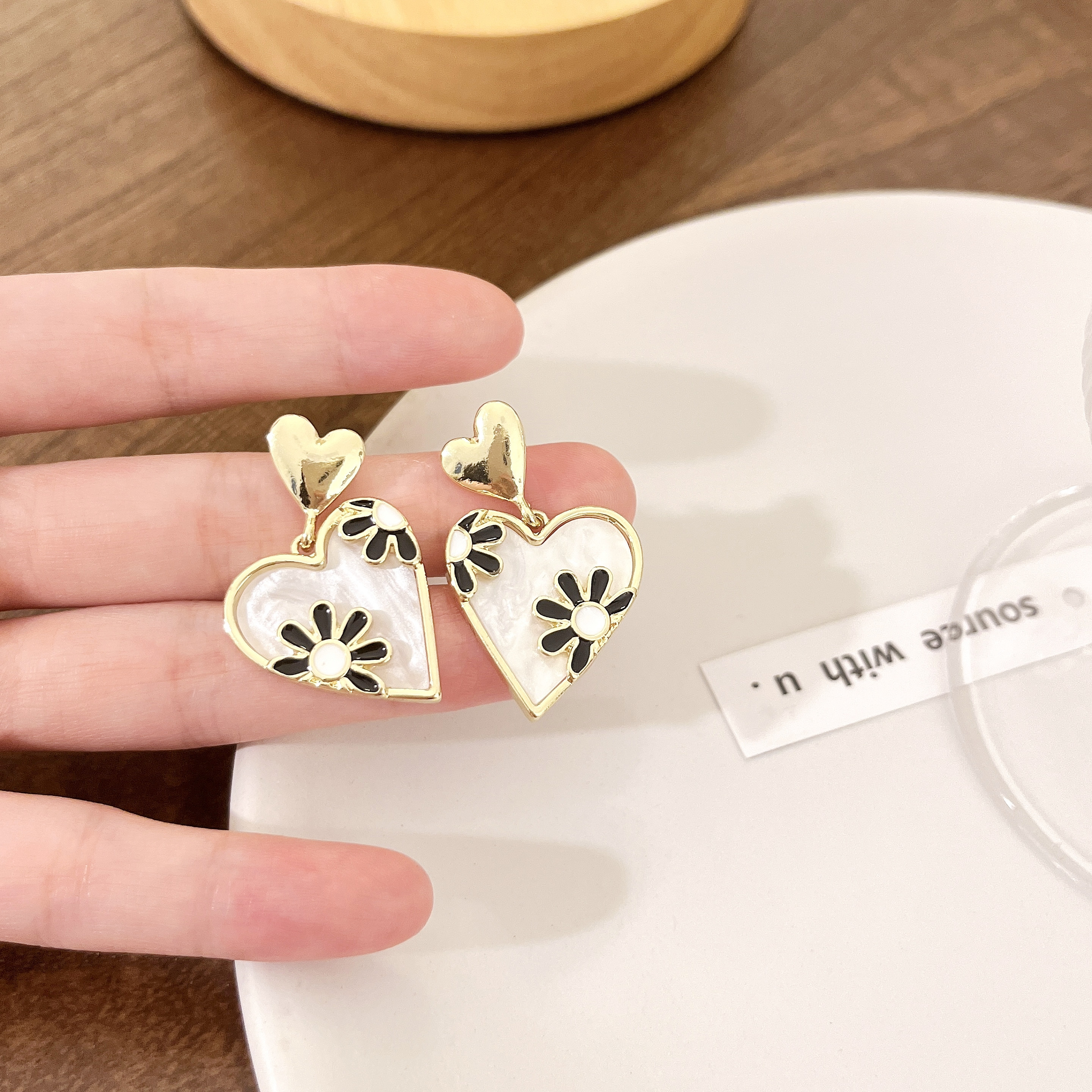 滴油爱心花朵耳环2025年新款