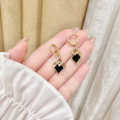 黑色菱形气质耳环精致小众设计耳坠女 耳扣时尚 日韩新款 潮轻奢个性