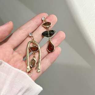 复古小众设计高级感冷淡风不对称耳环女高端新款独特气质耳饰耳夹