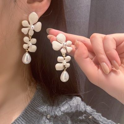 法式复古流苏滴油花朵耳环女气质轻奢高级感精致珍珠长款耳钉耳夹